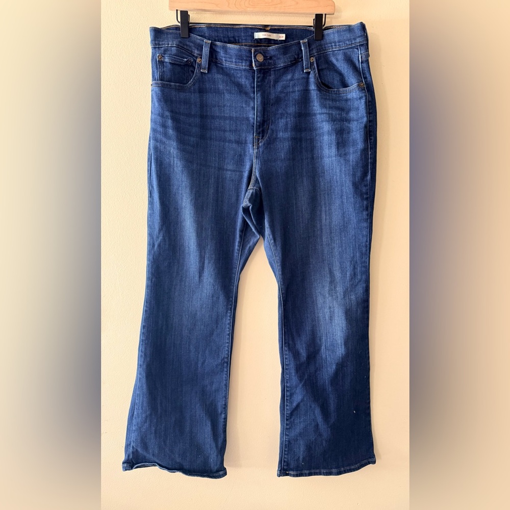 Levi's 726 Flare Women's Flare Leg Jeans in Medium Blue Wash, size 16W